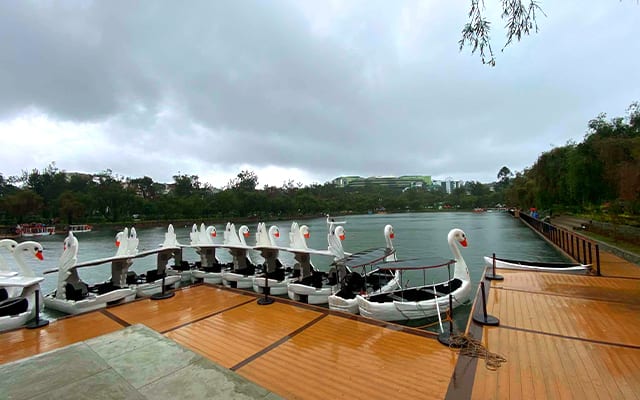 Burnham Lake boat dock